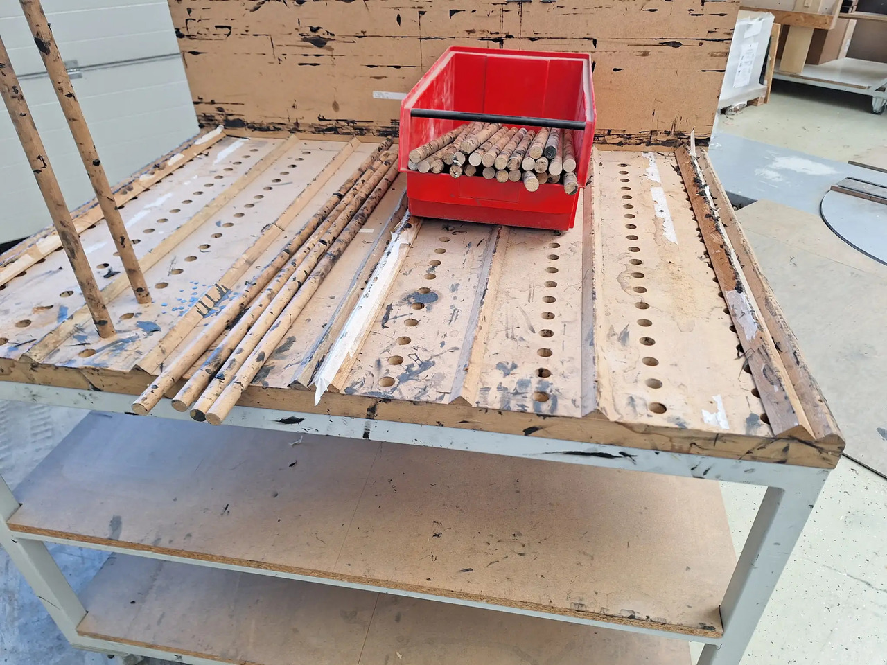 1 Stk. Arbeitstisch - כלי/ ציוד: תמונה 2 1 Stk. Arbeitstisch - כלי/ ציוד: תמונה 2