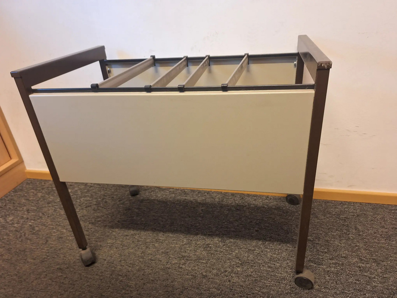 1 Stk. Hängeregister auf Rollen - כלי/ ציוד: תמונה 3 1 Stk. Hängeregister auf Rollen - כלי/ ציוד: תמונה 3