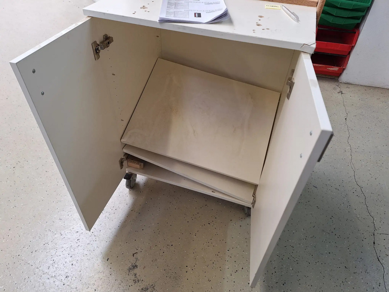 1 Stk. Möbelstück - כלי/ ציוד: תמונה 2 1 Stk. Möbelstück - כלי/ ציוד: תמונה 2