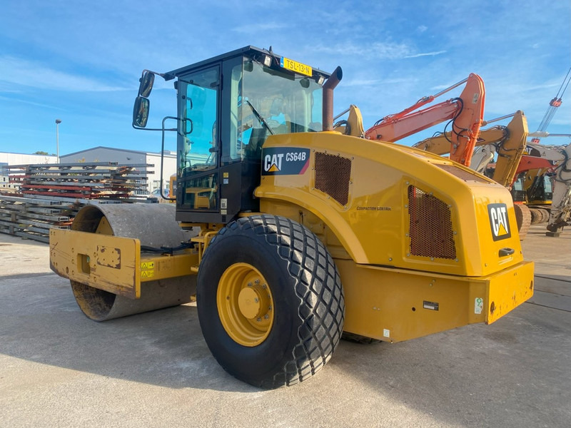 Caterpillar CS64B NVT - רולר: תמונה 1 Caterpillar CS64B NVT - רולר: תמונה 1