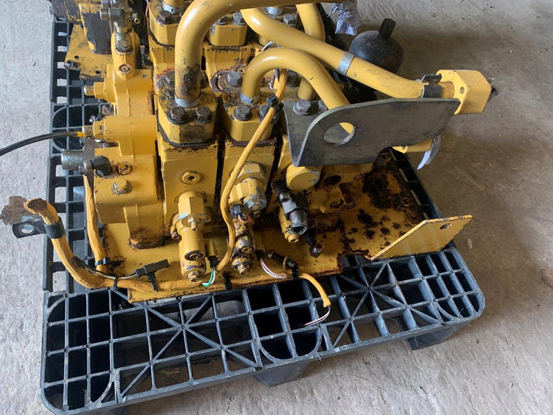 Caterpillar VALVE GP-MAIN CONTROL 2613682 - חלקי הידרוליקה: תמונה 5 Caterpillar VALVE GP-MAIN CONTROL 2613682 - חלקי הידרוליקה: תמונה 5