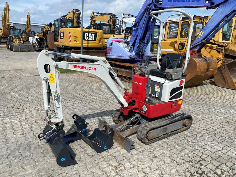 Takeuchi TB210R NVT - מיני מחפר: תמונה 2 Takeuchi TB210R NVT - מיני מחפר: תמונה 2