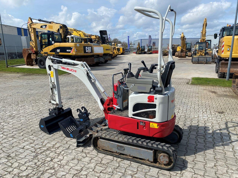 Takeuchi TB210R NVT - מיני מחפר: תמונה 1 Takeuchi TB210R NVT - מיני מחפר: תמונה 1