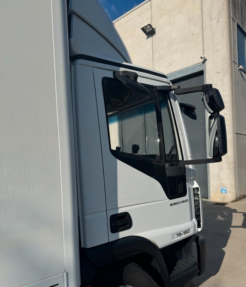 משאית תיבה Eurocargo furgone e sponda: תמונה 11