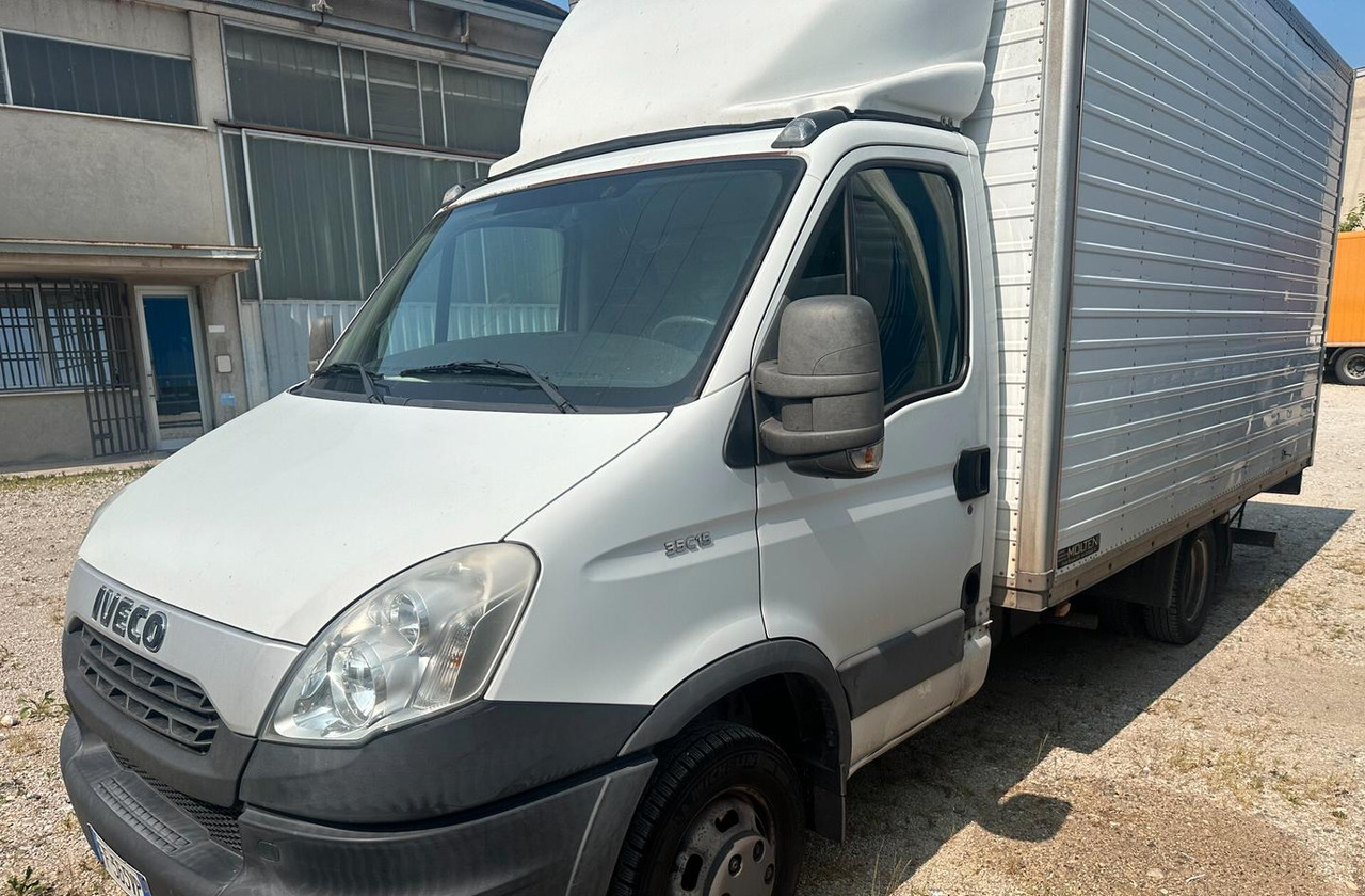 Iveco - כלי רכב מסחרי עם תיבה: תמונה 5 Iveco - כלי רכב מסחרי עם תיבה: תמונה 5