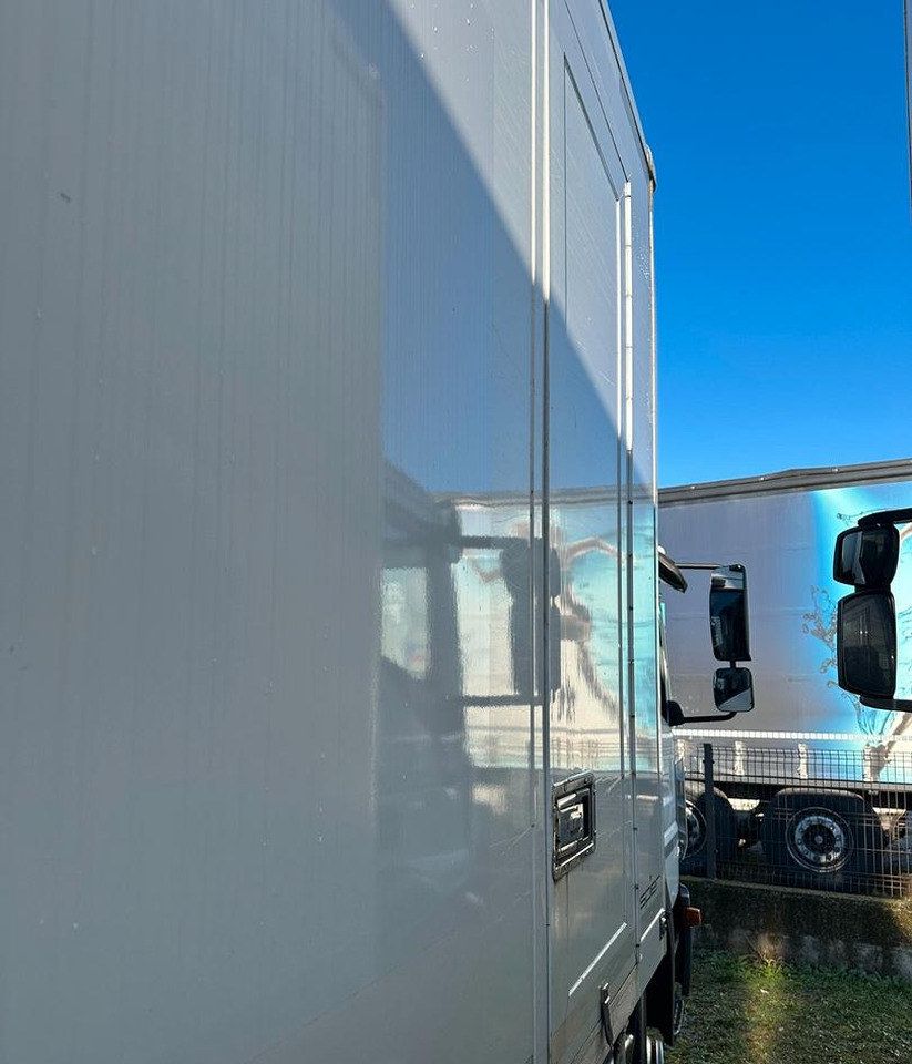 Mercedes Benz 1324 FURGONE 6,10 E SPONDA EURO 6 - משאית תיבה: תמונה 3 Mercedes Benz 1324 FURGONE 6,10 E SPONDA EURO 6 - משאית תיבה: תמונה 3