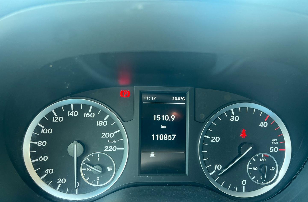כלי רכב מסחרי עם לוח Mercedes vito 111: תמונה 12