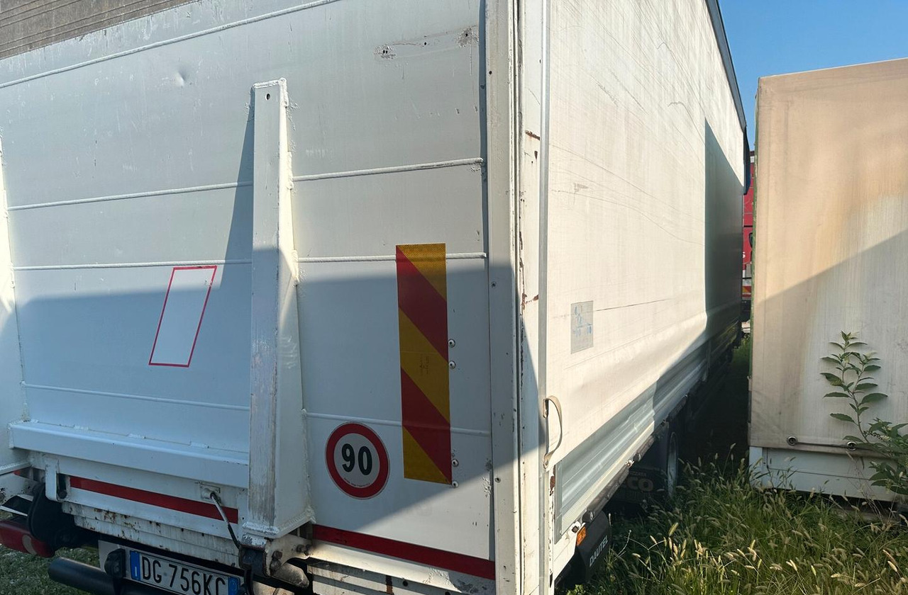 Renault MIDLUM 215.10 - משאית וילונות צד: תמונה 4 Renault MIDLUM 215.10 - משאית וילונות צד: תמונה 4