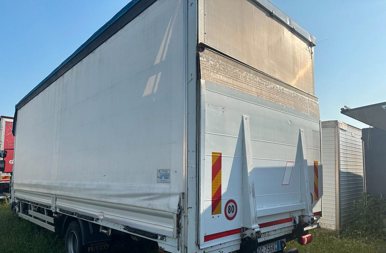 Renault MIDLUM 215.10 - משאית וילונות צד: תמונה 3 Renault MIDLUM 215.10 - משאית וילונות צד: תמונה 3