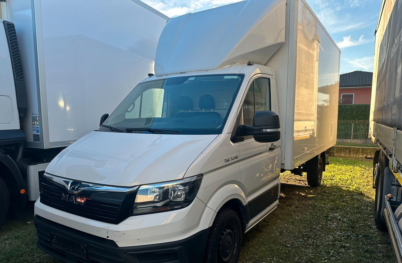 Volkswagen - כלי רכב מסחרי עם תיבה: תמונה 1 Volkswagen - כלי רכב מסחרי עם תיבה: תמונה 1