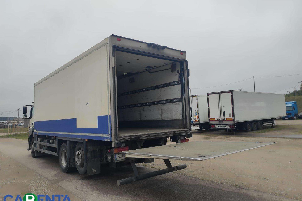 Mercedes-Benz AXOR 940.20 - משאית קירור: תמונה 3 Mercedes-Benz AXOR 940.20 - משאית קירור: תמונה 3