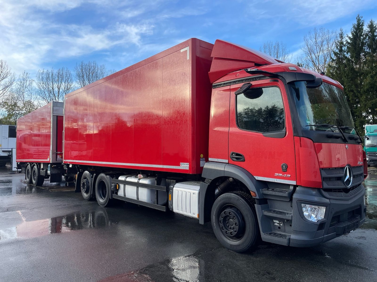 Mercedes-Benz Actros 2543 6x2 Kühlkoffer/CARRIER/KERSCHER/EU6d - משאית קירור: תמונה 1 Mercedes-Benz Actros 2543 6x2 Kühlkoffer/CARRIER/KERSCHER/EU6d - משאית קירור: תמונה 1