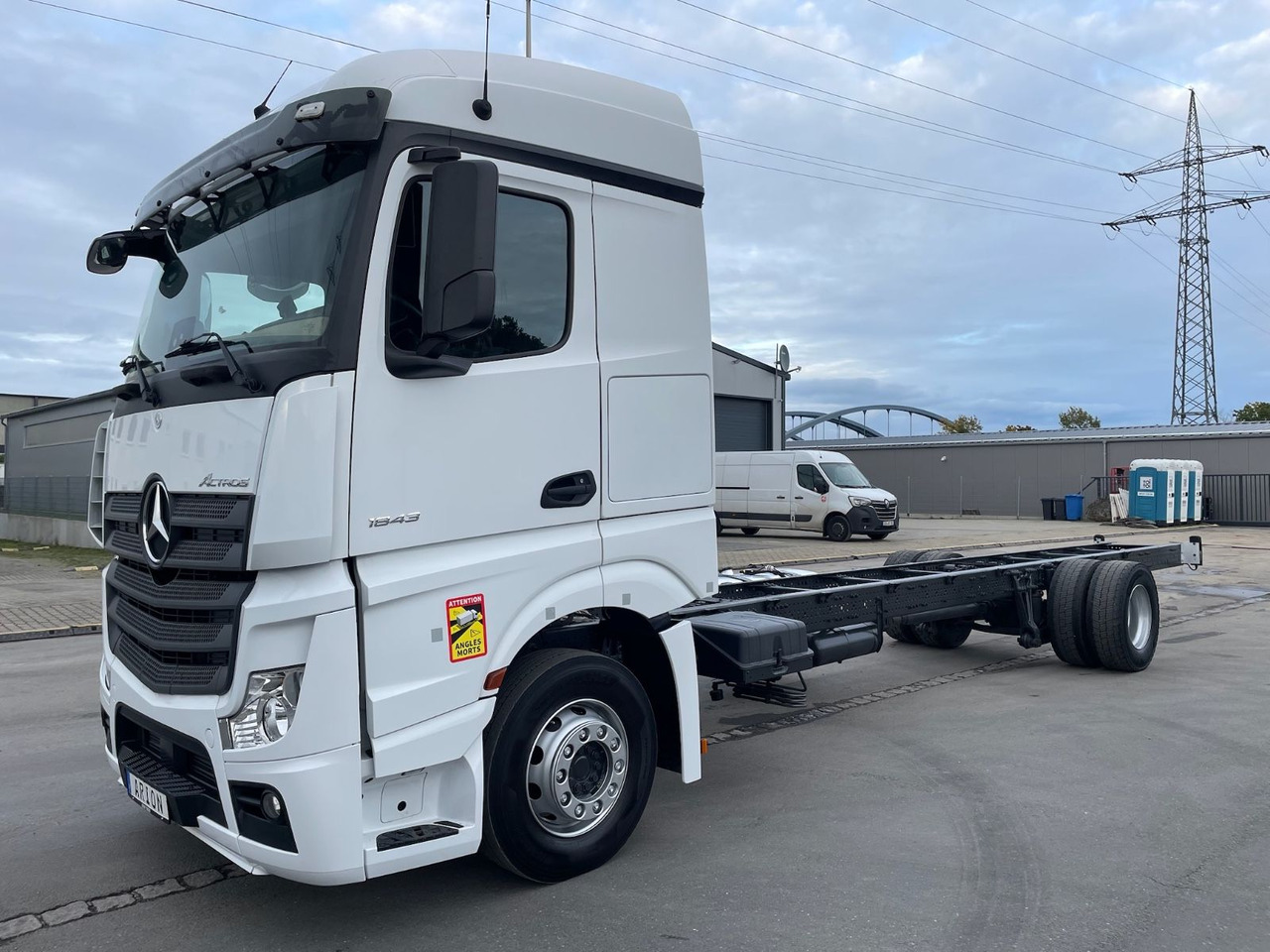 Mercedes-Benz Actros 4 1843 4x2 Fahrgestell/StandAC/ACC/EU6 - משאית עם שלדת תא: תמונה 3 Mercedes-Benz Actros 4 1843 4x2 Fahrgestell/StandAC/ACC/EU6 - משאית עם שלדת תא: תמונה 3