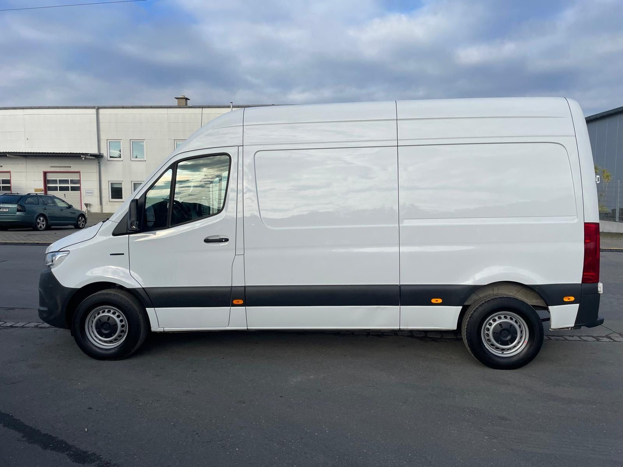 Mercedes-Benz eSprinter L2H2 Kastenwagen/47KW/AC/Kamera - כלי רכב מסחרי עם לוח, כלי רכב מסחרי חשמלי: תמונה 4 Mercedes-Benz eSprinter L2H2 Kastenwagen/47KW/AC/Kamera - כלי רכב מסחרי עם לוח, כלי רכב מסחרי חשמלי: תמונה 4