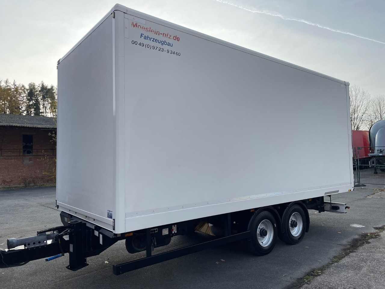 Möslein TKO 105 Tandem-Koffer/TÜV07/2026/Nutzlast-7150kg - קרון נגרר בתיבה סגורה: תמונה 2 Möslein TKO 105 Tandem-Koffer/TÜV07/2026/Nutzlast-7150kg - קרון נגרר בתיבה סגורה: תמונה 2