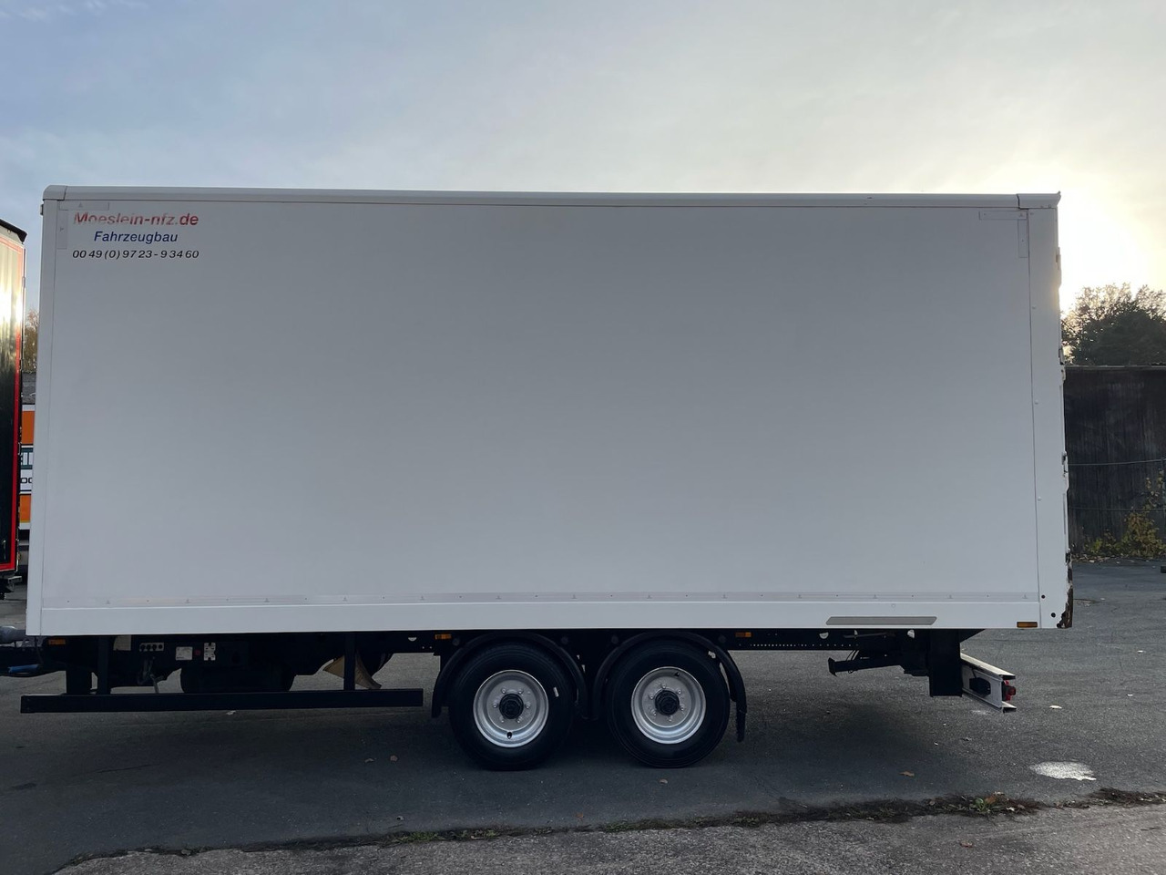 Möslein TKO 105 Tandem-Koffer/TÜV07/2026/Nutzlast-7150kg - קרון נגרר בתיבה סגורה: תמונה 3 Möslein TKO 105 Tandem-Koffer/TÜV07/2026/Nutzlast-7150kg - קרון נגרר בתיבה סגורה: תמונה 3