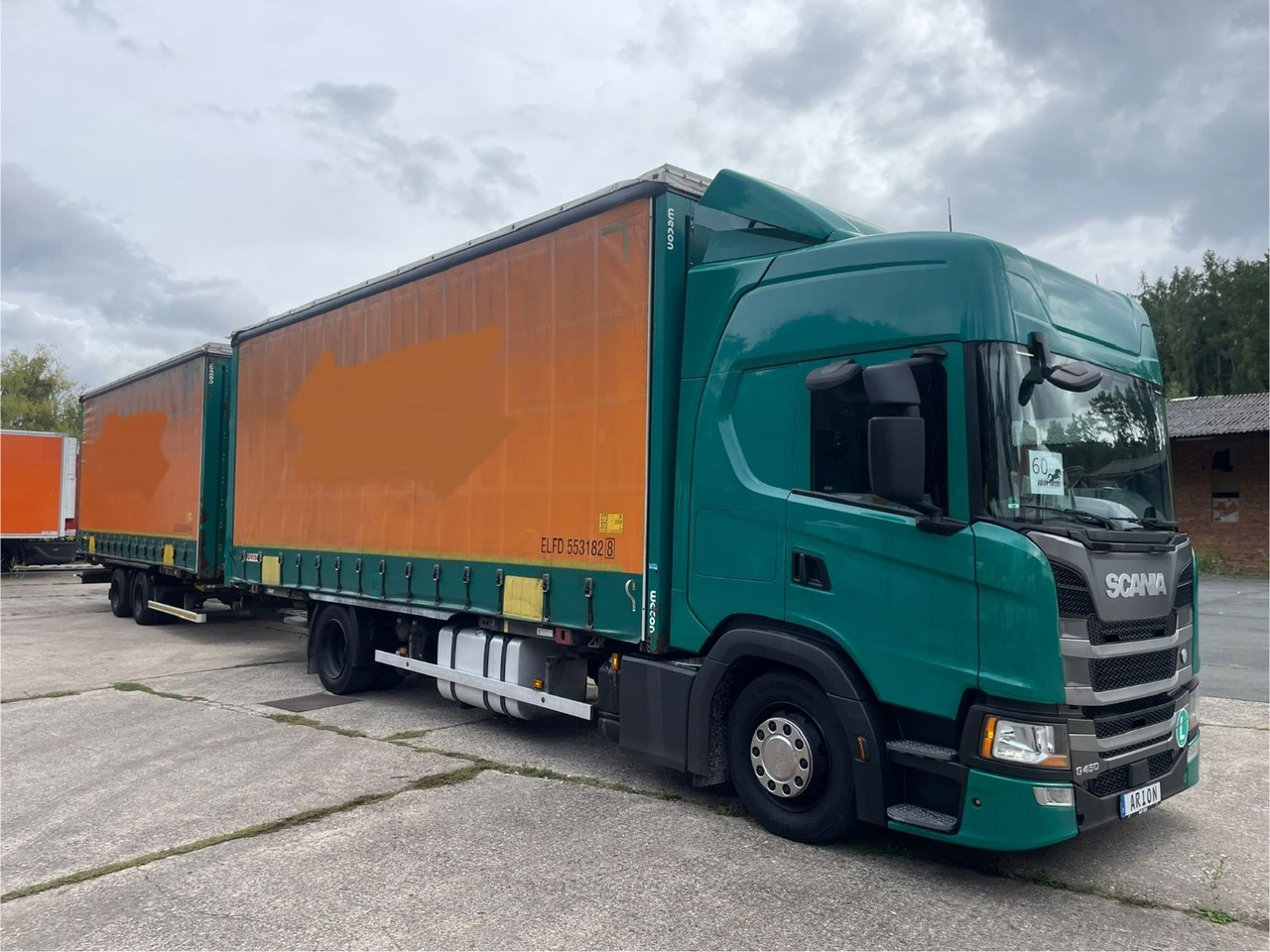 Scania G450 Pritsche+Plane/ANHÄNGER/KOTSCHENREUTHER - משאית וילונות צד: תמונה 1 Scania G450 Pritsche+Plane/ANHÄNGER/KOTSCHENREUTHER - משאית וילונות צד: תמונה 1