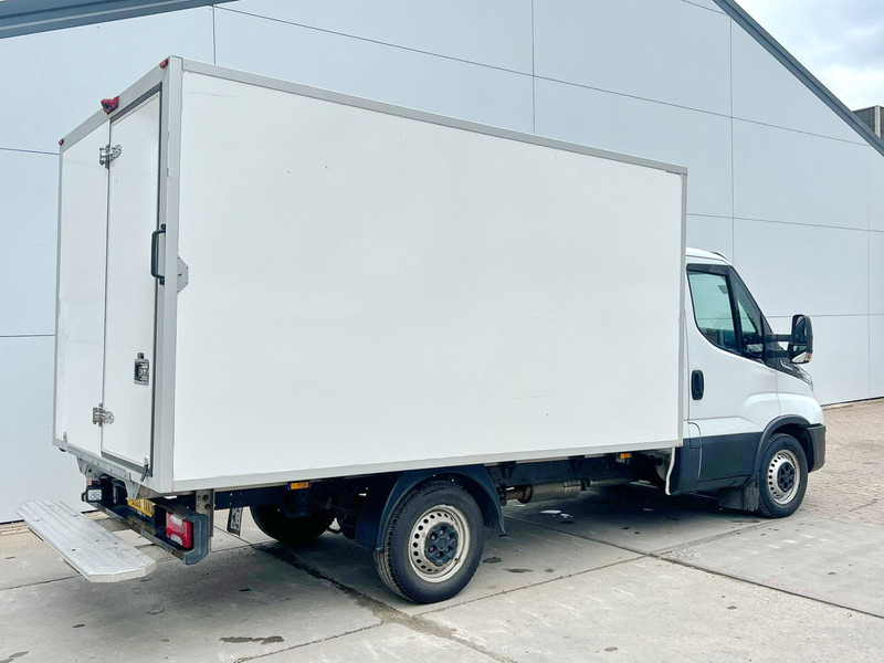 Iveco Daily 35S14 2.3 Automaat Koel/vrieswagen Kühlkoffer Carrier-20°C Climate Control Cruise Control Camera - כלי רכב מסחרי לקירור: תמונה 3 Iveco Daily 35S14 2.3 Automaat Koel/vrieswagen Kühlkoffer Carrier-20°C Climate Control Cruise Control Camera - כלי רכב מסחרי לקירור: תמונה 3