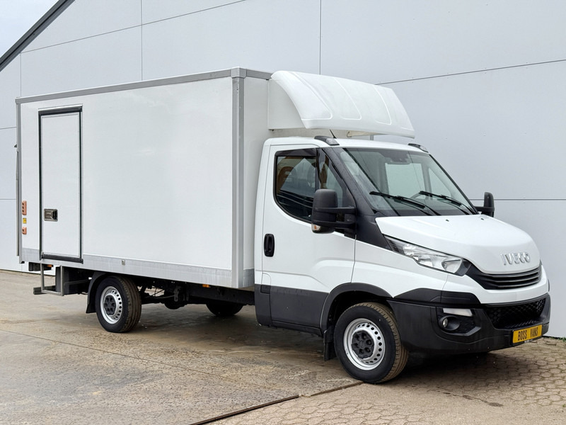Iveco Daily 35S14 2.3 Automaat Laadklep Climate Control Standkachel Koffer Bakwagen Meubelbak - כלי רכב מסחרי עם תיבה: תמונה 4 Iveco Daily 35S14 2.3 Automaat Laadklep Climate Control Standkachel Koffer Bakwagen Meubelbak - כלי רכב מסחרי עם תיבה: תמונה 4