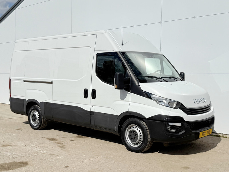 Iveco Daily 35S14 L2H2 Luchtvering Trekhaak Cruise Control Climate Control Lucht Geveerde Bestuurdersstoel - כלי רכב מסחרי עם לוח: תמונה 4 Iveco Daily 35S14 L2H2 Luchtvering Trekhaak Cruise Control Climate Control Lucht Geveerde Bestuurdersstoel - כלי רכב מסחרי עם לוח: תמונה 4