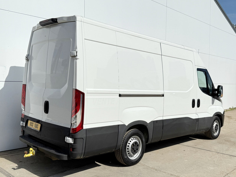 Iveco Daily 35S14 L2H2 Luchtvering Trekhaak Cruise Control Climate Control Lucht Geveerde Bestuurdersstoel - כלי רכב מסחרי עם לוח: תמונה 3 Iveco Daily 35S14 L2H2 Luchtvering Trekhaak Cruise Control Climate Control Lucht Geveerde Bestuurdersstoel - כלי רכב מסחרי עם לוח: תמונה 3