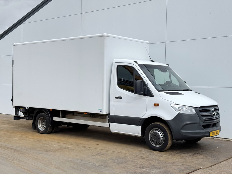 Mercedes-Benz Sprinter 514 2.2 CDI Automaat Laadklep Climate Control Camera Carplay Bakwagen Meubelbak - כלי רכב מסחרי עם תיבה: תמונה 4 Mercedes-Benz Sprinter 514 2.2 CDI Automaat Laadklep Climate Control Camera Carplay Bakwagen Meubelbak - כלי רכב מסחרי עם תיבה: תמונה 4