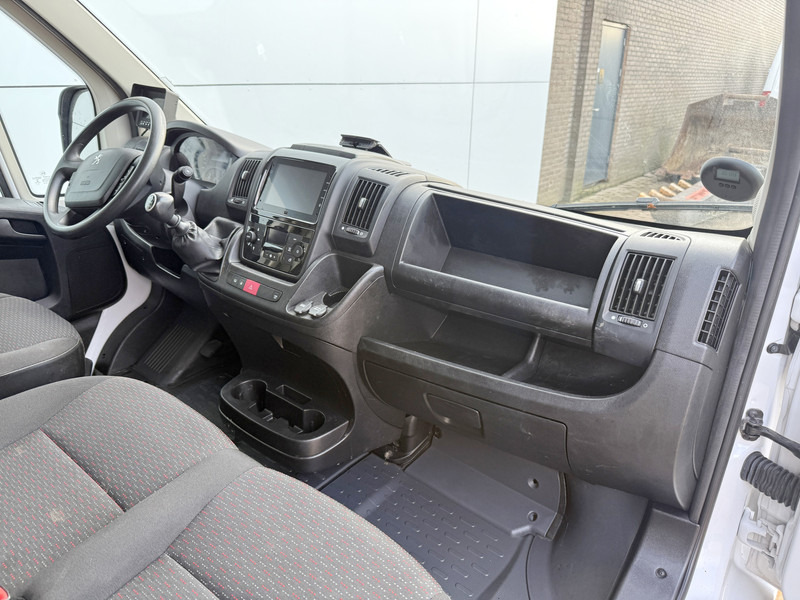 כלי רכב מסחרי עם תיבה Peugeot Boxer 2.2 HDI 165PK Laadklep LED Cruise Control Climate Control Carplay Camera Standkachel Koffer Bakwagen Meubelbak: תמונה 9 כלי רכב מסחרי עם תיבה Peugeot Boxer 2.2 HDI 165PK Laadklep LED Cruise Control Climate Control Carplay Camera Standkachel Koffer Bakwagen Meubelbak: תמונה 9