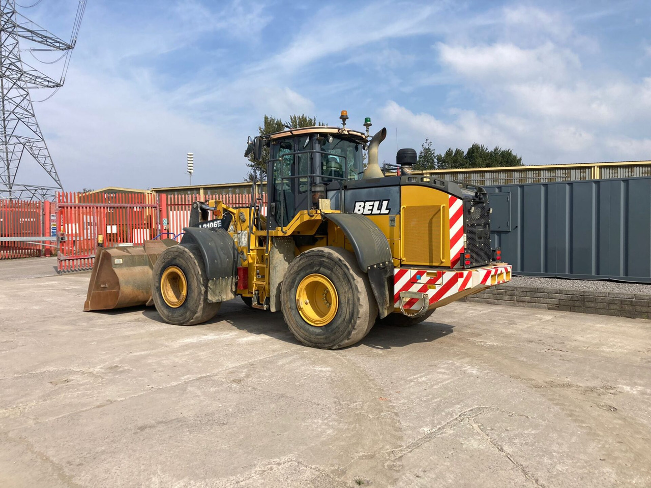 Bell L2106E - מעמיס גלגלים: תמונה 3 Bell L2106E - מעמיס גלגלים: תמונה 3