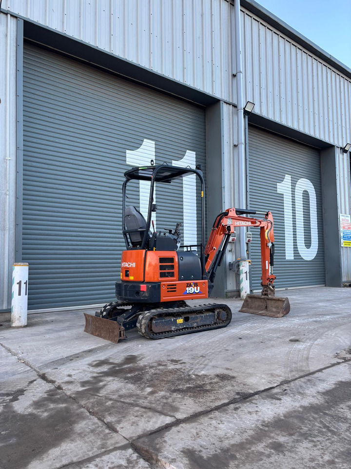 Hitachi ZX19U-6 - מיני מחפר: תמונה 5 Hitachi ZX19U-6 - מיני מחפר: תמונה 5