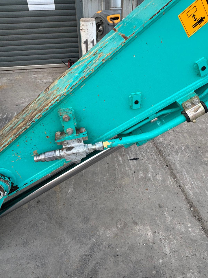 מחפר סורק Kobelco SK130LC-11: תמונה 10