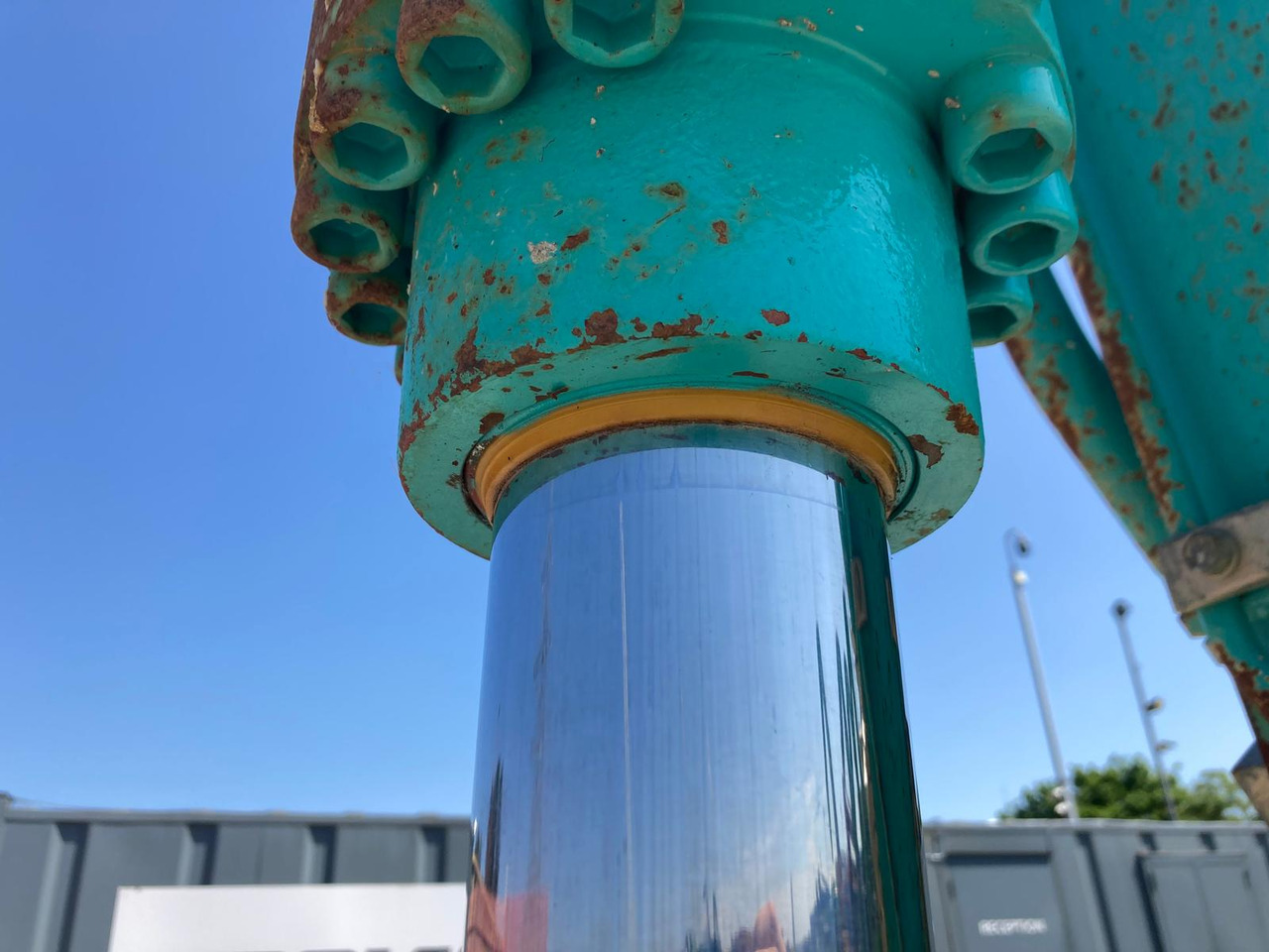 מחפר סורק Kobelco SK210LC-11: תמונה 12