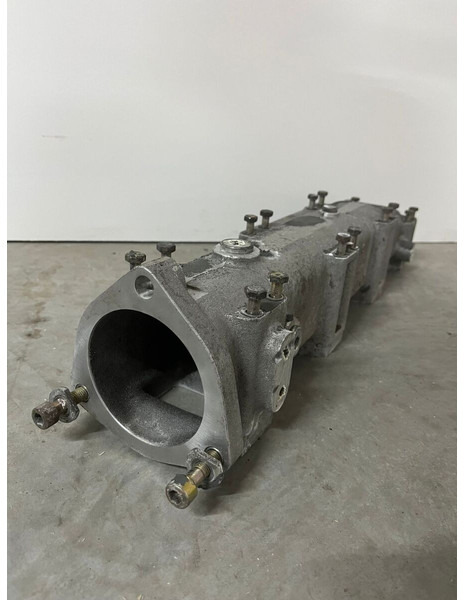 Liebherr A974 / P974 / R942 / R944 / R954 / R964 / R974 / R974B - A 974 / P 974 / R 942 / R 944 / R 954 / R 964 / R 974 / R 974B - צינור כניסת אוויר: תמונה 5 Liebherr A974 / P974 / R942 / R944 / R954 / R964 / R974 / R974B - A 974 / P 974 / R 942 / R 944 / R 954 / R 964 / R 974 / R 974B - צינור כניסת אוויר: תמונה 5