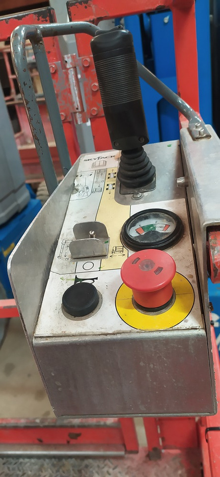 SKYJACK SJ16 - מעלית תורן אנכית: תמונה 3 SKYJACK SJ16 - מעלית תורן אנכית: תמונה 3