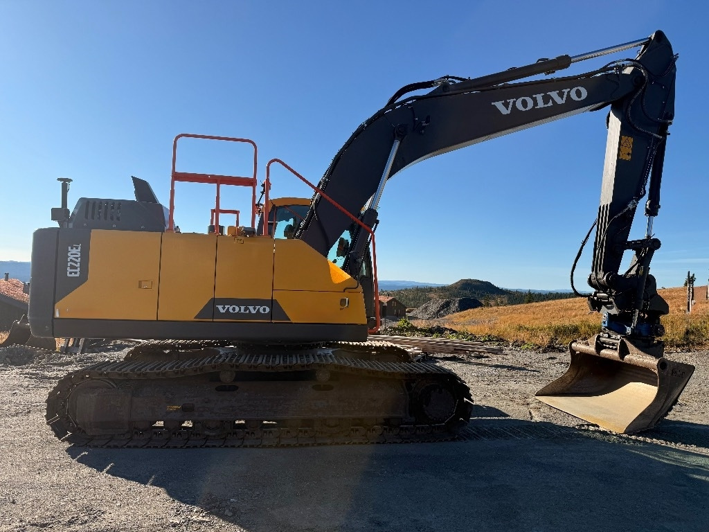 Volvo EC220EL - מחפר סורק: תמונה 1 Volvo EC220EL - מחפר סורק: תמונה 1