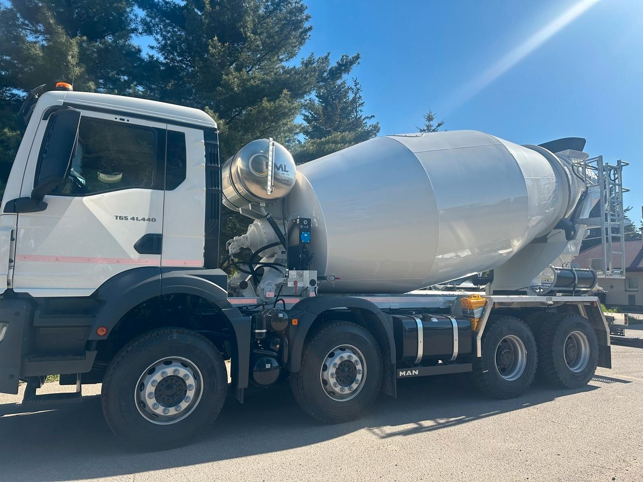 MAN TGS 41.400 8x4 EURO 2 FML 13M3 - משאית מערבלת בטון: תמונה 2 MAN TGS 41.400 8x4 EURO 2 FML 13M3 - משאית מערבלת בטון: תמונה 2