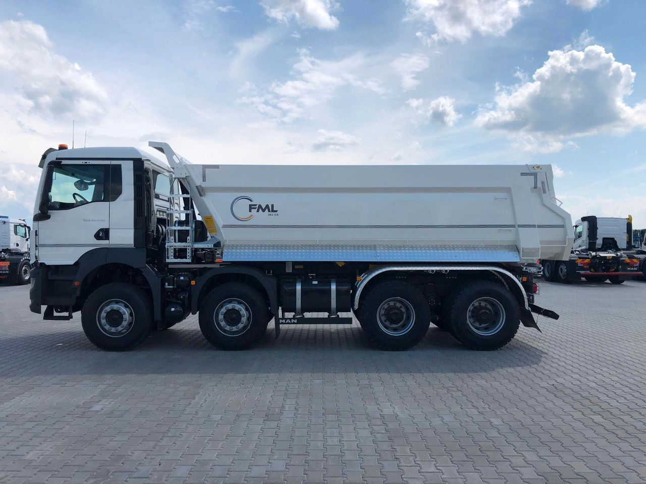 MAN TGS 41.520 GSR 8x4/8x6/8x8 FML KIPPER - מזהיר: תמונה 4 MAN TGS 41.520 GSR 8x4/8x6/8x8 FML KIPPER - מזהיר: תמונה 4