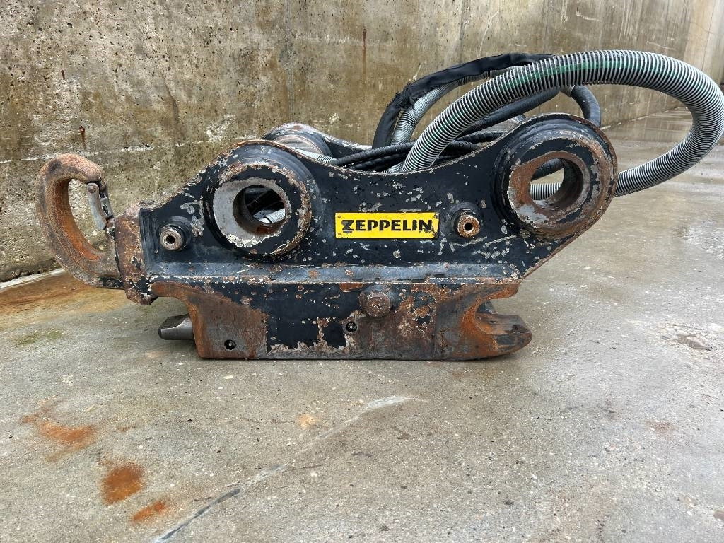 OilQuick OQ70/55 - מצמד מהיר עבור מכונת בנייה: תמונה 1 OilQuick OQ70/55 - מצמד מהיר עבור מכונת בנייה: תמונה 1