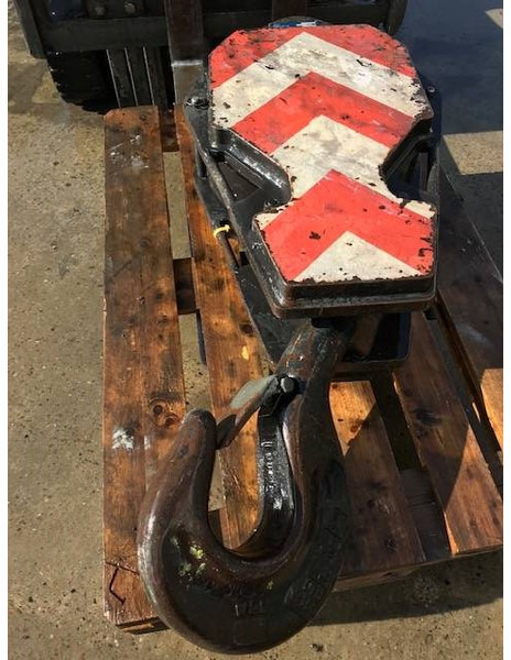 Grove 40t. hook block 3-sheaves 16mm - עגורן מעמיס עבור מכונת בנייה: תמונה 4 Grove 40t. hook block 3-sheaves 16mm - עגורן מעמיס עבור מכונת בנייה: תמונה 4