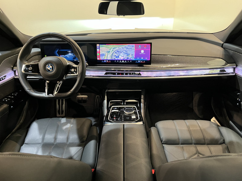 BMW i7 xDrive60 106 kWh / M Sportpakket / Panoramadak / Bowers & Wilkins / 11.600 KM !! - סדאן: תמונה 2 BMW i7 xDrive60 106 kWh / M Sportpakket / Panoramadak / Bowers & Wilkins / 11.600 KM !! - סדאן: תמונה 2