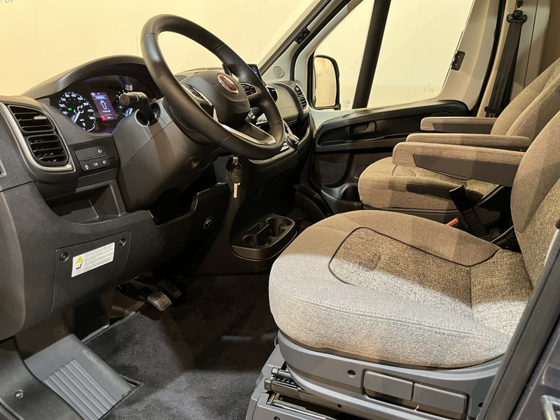 Carthago MALIBU VAN 640 LE GT Skyview 160 PK Automaat / Dakairco / Compleet Als Nieuw ! / 17.200 KM !! - מוטורהום: תמונה 4 Carthago MALIBU VAN 640 LE GT Skyview 160 PK Automaat / Dakairco / Compleet Als Nieuw ! / 17.200 KM !! - מוטורהום: תמונה 4