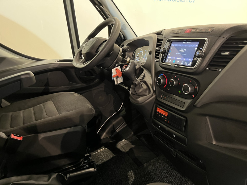 Iveco Daily 35S18 3.0 BE Clixtar Automaat Bakwagen met Laadklep / Laadvermogen 3.060 KG / Euro 6 / Luchtvering / Airco / Camera / CarPlay / Cruise Control / - יחידת טרקטור: תמונה 4 Iveco Daily 35S18 3.0 BE Clixtar Automaat Bakwagen met Laadklep / Laadvermogen 3.060 KG / Euro 6 / Luchtvering / Airco / Camera / CarPlay / Cruise Control / - יחידת טרקטור: תמונה 4
