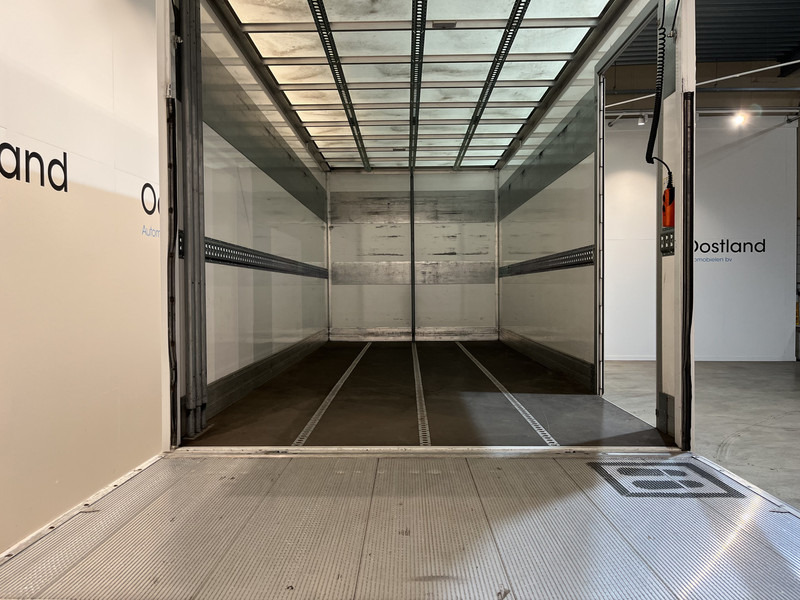 Iveco Daily 35S18 3.0 BE Clixtar Automaat Bakwagen met Laadklep / Laadvermogen 3.060 KG / Euro 6 / Luchtvering / Airco / Camera / CarPlay / Cruise Control / - כלי רכב מסחרי עם תיבה: תמונה 4 Iveco Daily 35S18 3.0 BE Clixtar Automaat Bakwagen met Laadklep / Laadvermogen 3.060 KG / Euro 6 / Luchtvering / Airco / Camera / CarPlay / Cruise Control / - כלי רכב מסחרי עם תיבה: תמונה 4