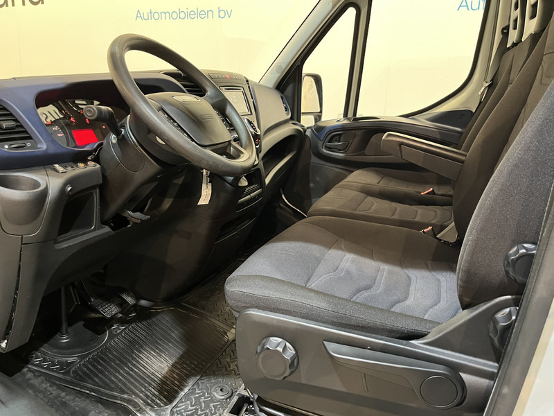 Iveco Daily 35S18D 3.0 375 Automaat Open Laadbak / Hiab Kraan / Euro 6 / Trekhaak 3500 KG / Airco / Camera / Navigatie / 3-Zits / 67.000 KM !! - כלי רכב מסחרי במיטה שטוחה: תמונה 5 Iveco Daily 35S18D 3.0 375 Automaat Open Laadbak / Hiab Kraan / Euro 6 / Trekhaak 3500 KG / Airco / Camera / Navigatie / 3-Zits / 67.000 KM !! - כלי רכב מסחרי במיטה שטוחה: תמונה 5
