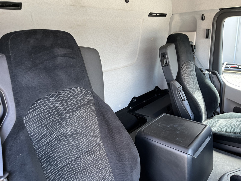משאית צד נופל/ שטוחה, משאית מנוף Mercedes-Benz ANTOS 2546 6X2 Bouwstoffenauto / Open laadbak vv KRAAN MKG HLK 221-3 met Palletklem: תמונה 13