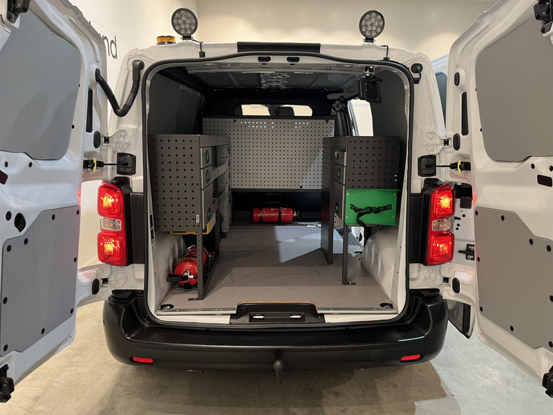 Peugeot e-Expert EV L2 75 kWh Servicebus / Inrichting / 100% Elektrisch / Airco / 220V. / Trekhaak / Camera / Cruise Control / Navigatie / CarPlay / 3-Zits 13.000 KM !! - כלי רכב מסחרי קטן, כלי רכב מסחרי חשמלי: תמונה 4 Peugeot e-Expert EV L2 75 kWh Servicebus / Inrichting / 100% Elektrisch / Airco / 220V. / Trekhaak / Camera / Cruise Control / Navigatie / CarPlay / 3-Zits 13.000 KM !! - כלי רכב מסחרי קטן, כלי רכב מסחרי חשמלי: תמונה 4