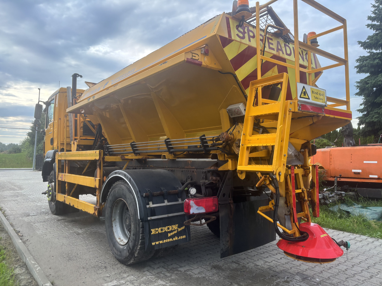 MAN TGM 18.250 4X4BB GRITTER/SPREADER/PLOUGH - מפלסת שלג: תמונה 3 MAN TGM 18.250 4X4BB GRITTER/SPREADER/PLOUGH - מפלסת שלג: תמונה 3