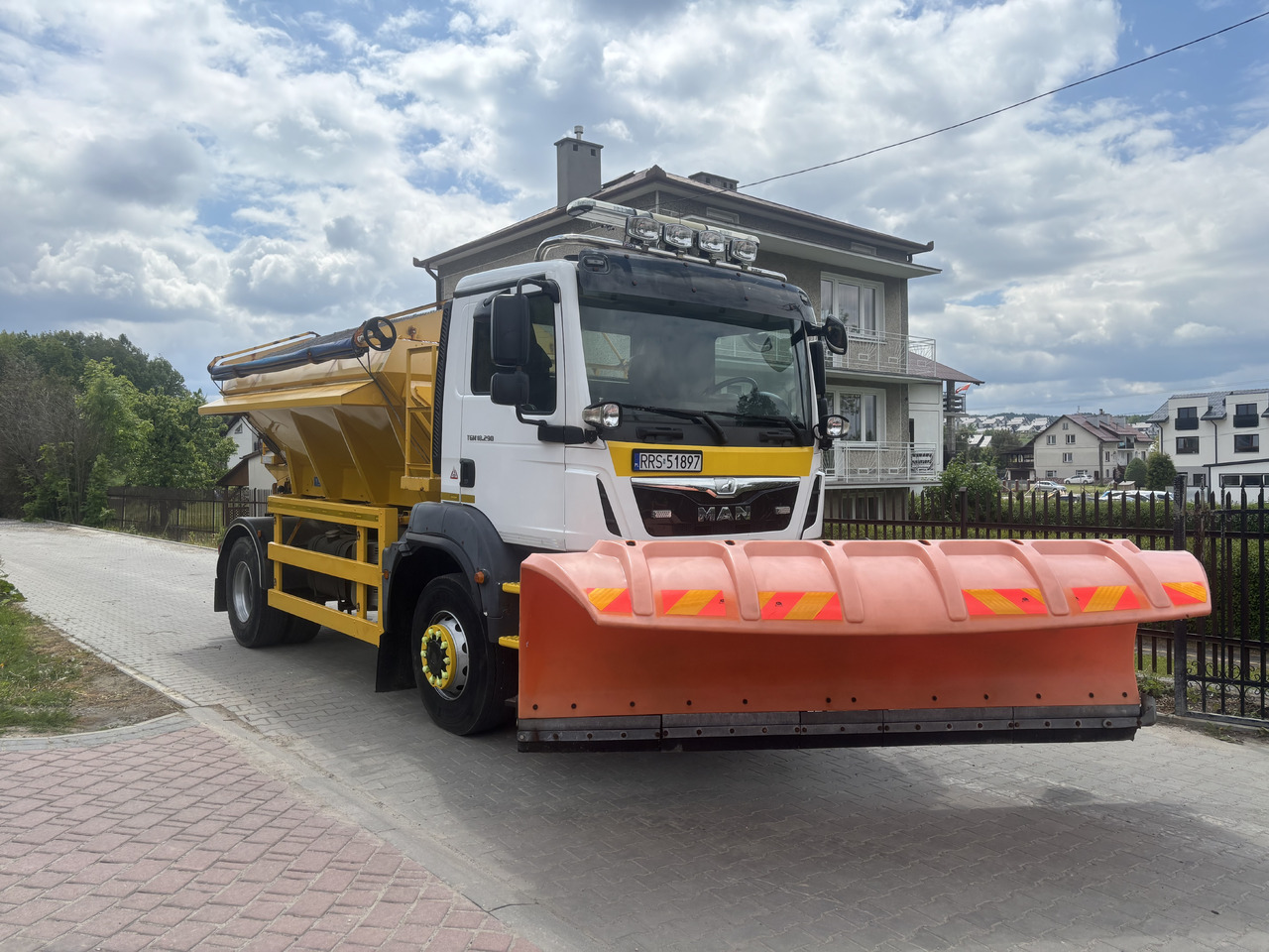 MAN TGM 18.290 4X4BB GRITTER/SPREADER PLOUGH ECON - מפלסת שלג: תמונה 1 MAN TGM 18.290 4X4BB GRITTER/SPREADER PLOUGH ECON - מפלסת שלג: תמונה 1