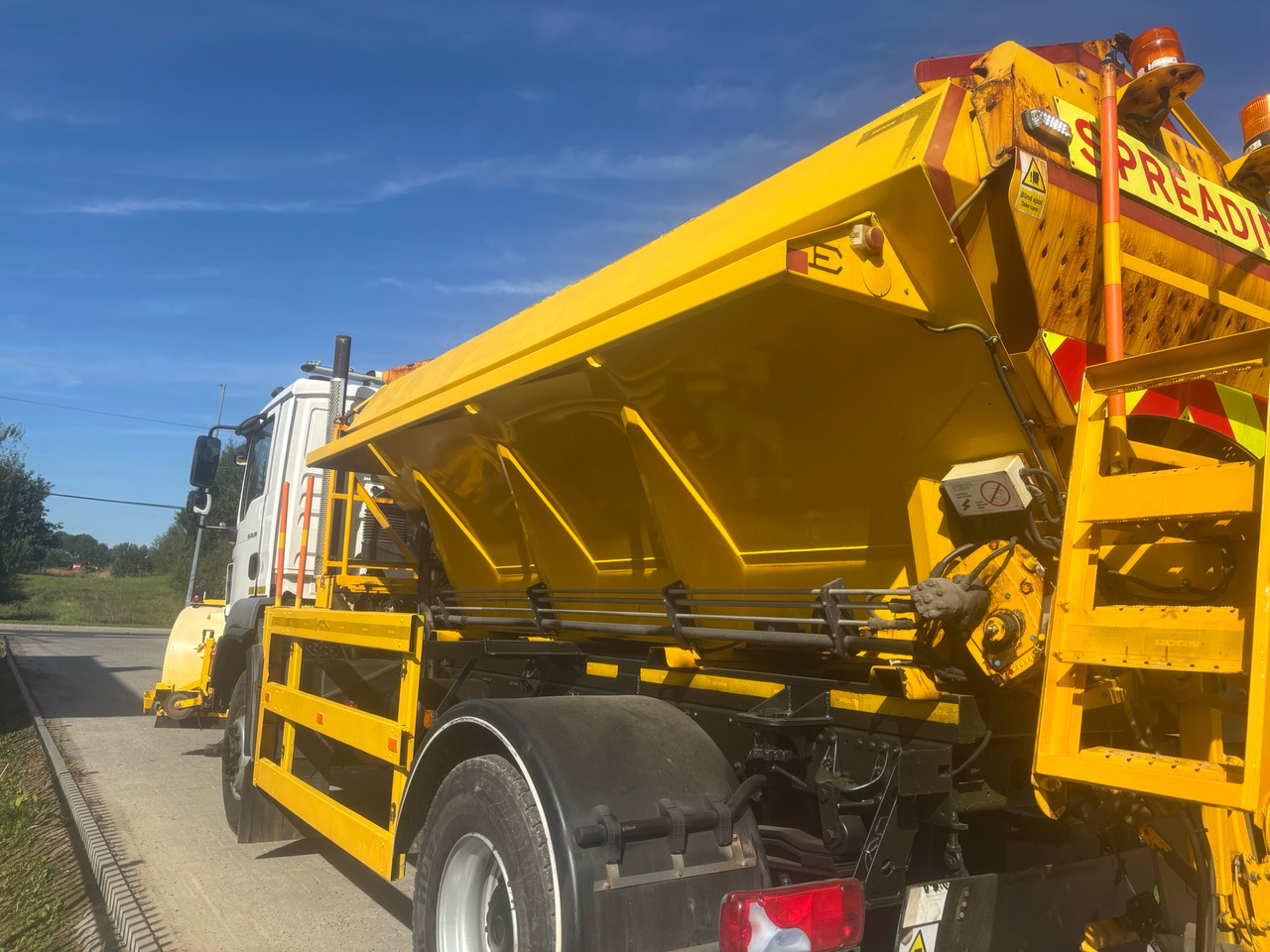 MAN TGM 18.290 4x4 BB GRITTER/SPREADER/PLOUGH - מפלסת שלג: תמונה 4 MAN TGM 18.290 4x4 BB GRITTER/SPREADER/PLOUGH - מפלסת שלג: תמונה 4
