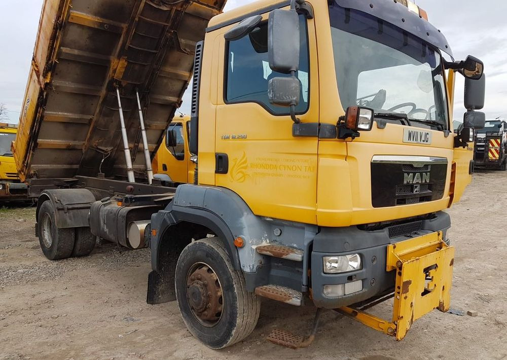 MAN TGM 18.290 4x4 piaskarka solarka wywrotka manual 2011 - מפלסת שלג: תמונה 1 MAN TGM 18.290 4x4 piaskarka solarka wywrotka manual 2011 - מפלסת שלג: תמונה 1