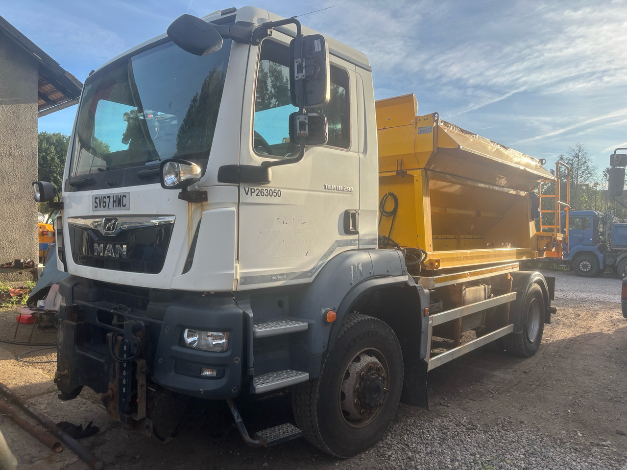 MAN TGM 18.290 4x4BB SPREADER/GRITTER/Plough - מפלסת שלג: תמונה 1 MAN TGM 18.290 4x4BB SPREADER/GRITTER/Plough - מפלסת שלג: תמונה 1